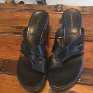 Black wedge